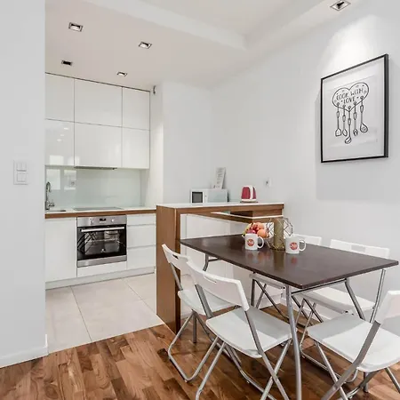 Chill Apartments Airport Residence Varsavia Esterno foto