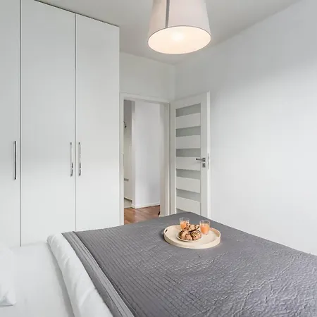 Chill Apartments Airport Residence Varsavia Esterno foto