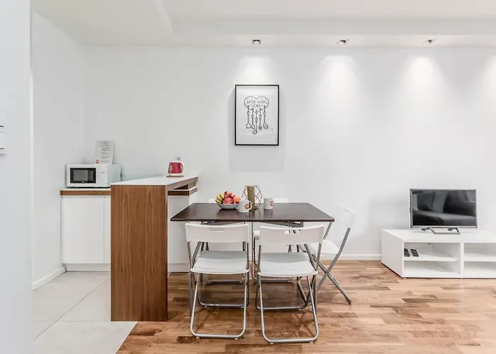 Chill Apartments Airport Residence